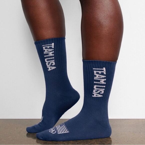 SKIMS 2 Pairs USA Olympic Flag Navy Blue Crew Socks NWT - Picture 13 of 15